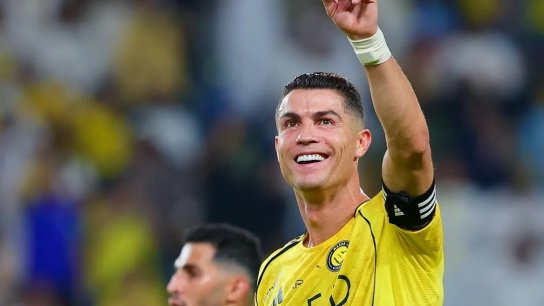 بثروة تبلغ 1.4 مليار دولار... كريستيانو رونالدو أول ملياردير في تاريخ كرة القدم