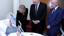بالصور/ رئيس الجمهورية والسيدة الاولى يطمئنان على الجريحة أماني بزي الناجية من مجزرة بنت جبيل: اللبنانيين جميعًا يقفون إلى جانبها في محنتها