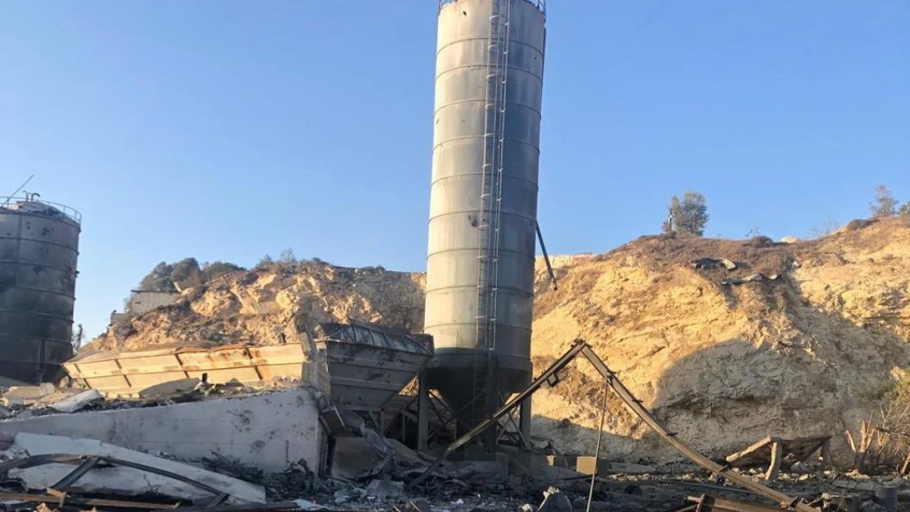 العـدوان "الإسرائيلي" الليلي دمر مخزن المحروقات الاستراتيجي لمؤسسة مياه لبنان الجنوبي: خسارة نصف مليون لتر مازوت!