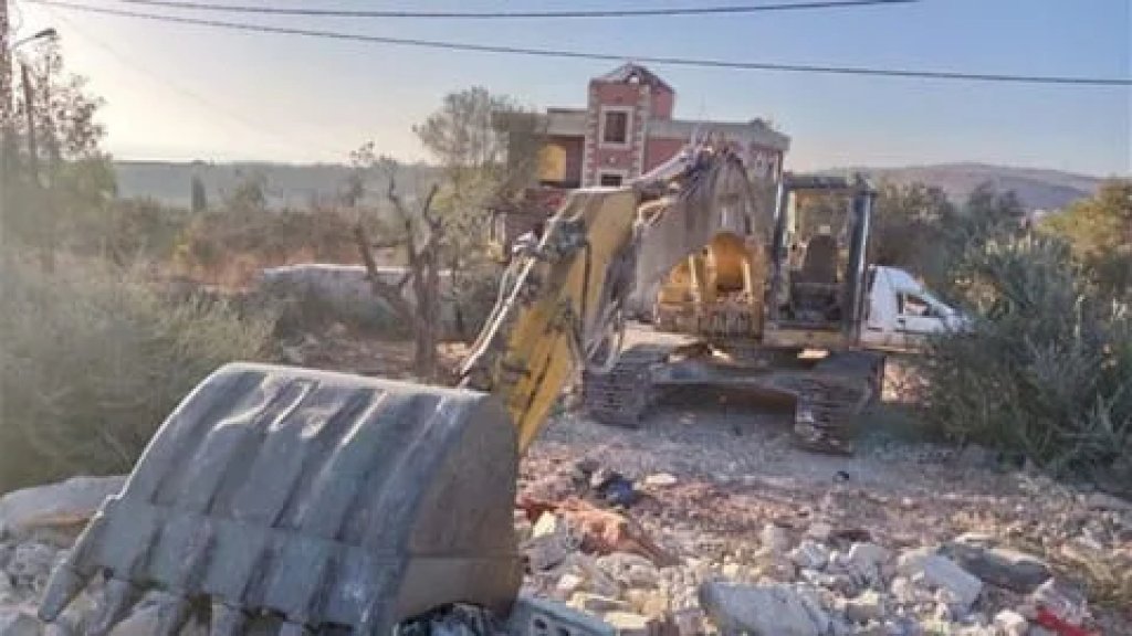 غارة من مسيرة إسرائيلية تستهدف حفارة في بليدا