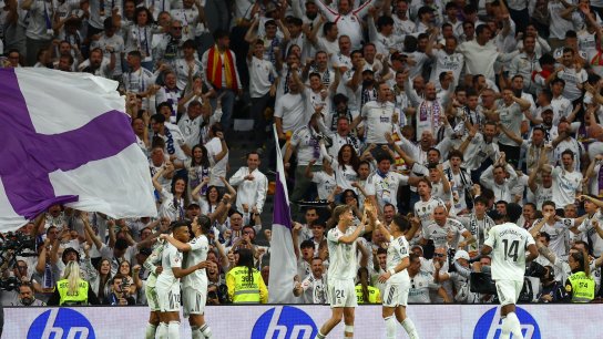 ريال مدريد يحسم &laquo;كلاسيكو إسبانيا&raquo; أمام غريمه برشلونة  2 - 1