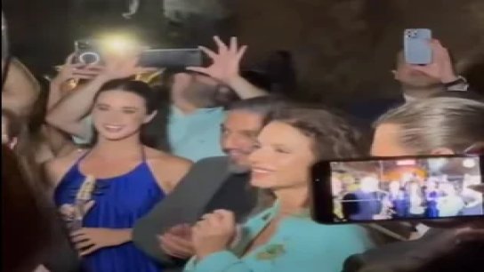 مشاهد لوزيرة السياحة تغني وتصفّق مع فرقة موسيقية في مغارة جعيتا تنتشر... والوزارة توضّح: الفيديو يعود إلى الافتتاح الرسمي للمغارة في 21 تموز