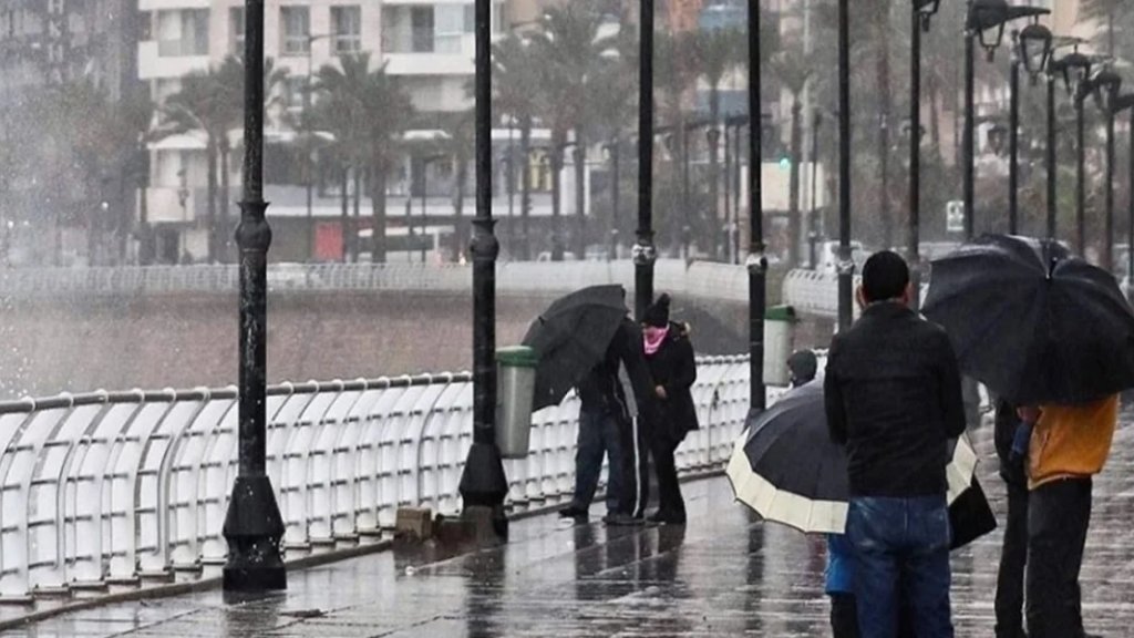 استعدوا لمنخفض جوي بدءا من ظهر الغد: أمطار غزيرة مع برق ورعد وسيول جارفة شمالًا!