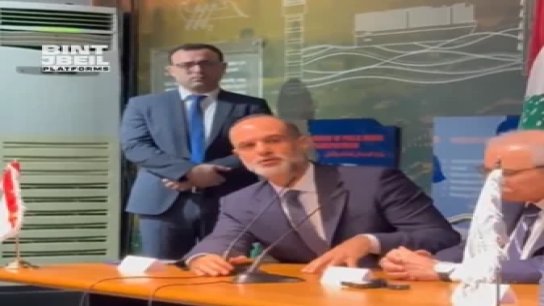 بالفيديو/ وزير الأشغال تعليقًا على السيول التي غزت الشوارع:&quot;أهم شي مش إذا صار في شوية فيضانات... أهم شي أديه بتنحل بسرعة&quot;