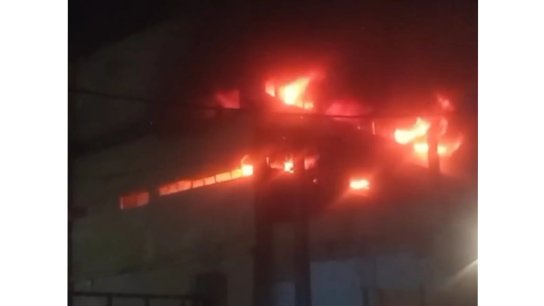 حريق كبير في معمل لتدوير البلاستيك والنيلون في الحريشة &ndash; الكورة والدفاع المدني يعمل على إخماده