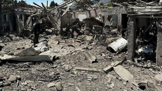 مستوطِنة في كريات شمونة تنفجر غاضبة بوجه نتنياهو ورئيس البلدية: أعدتمونا إلى خمسينيات القرن الماضي!