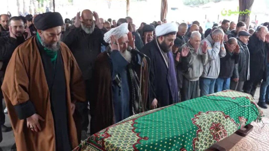 بالفيديو/ بنت جبيل تشيع المرحوم الحاج حسن يوسف بزي (حسن ابو حمد) إلى مثواه الأخير