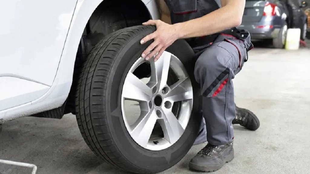 "فضيحة جديدة".. إطارات غير صالحة تهدد حياة المواطنين!