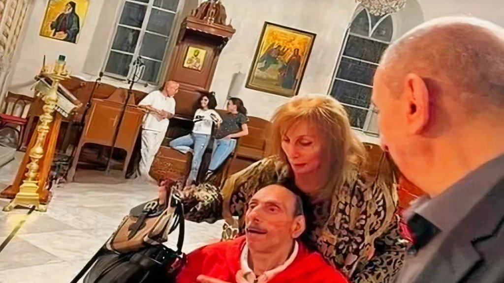 الأم الحزينة في حضرة الغياب مجددًا... قلب فيروز يُفجع بوفاة نجلها هَلِي الرحباني ليلتحق بشقيقه زياد