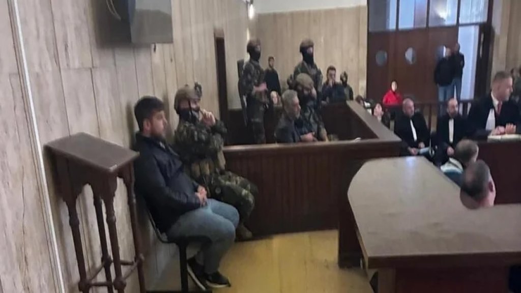 صورة مسربة لفضل شاكر خلال محاكمته داخل محكمة جنايات بيروت