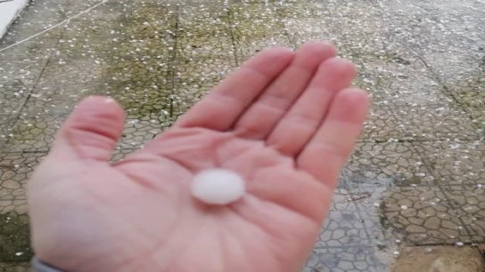 بالفيديو/ تساقط حبات برد كبيرة في النبطية!