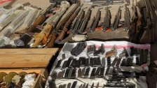 الجيش اللبناني: توقيف شخصَين في كامد اللوز وراشيا لتأليفهما مع آخرين عصابة اتجار بالأسلاحة الحربية وضبط كمية كبيرة من الأعتدة العسكري !