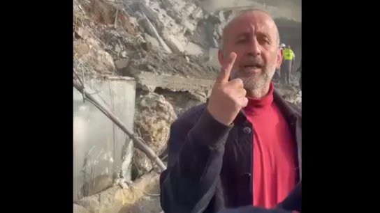 بالفيديو/ صاحب المنزل المستهدف في عين قانا: "بارودة صيد ما في هون" ونطالب الدولة والجيش اللبناني ورئيس الجمهورية بالكشف على المنازل عند تهديدها