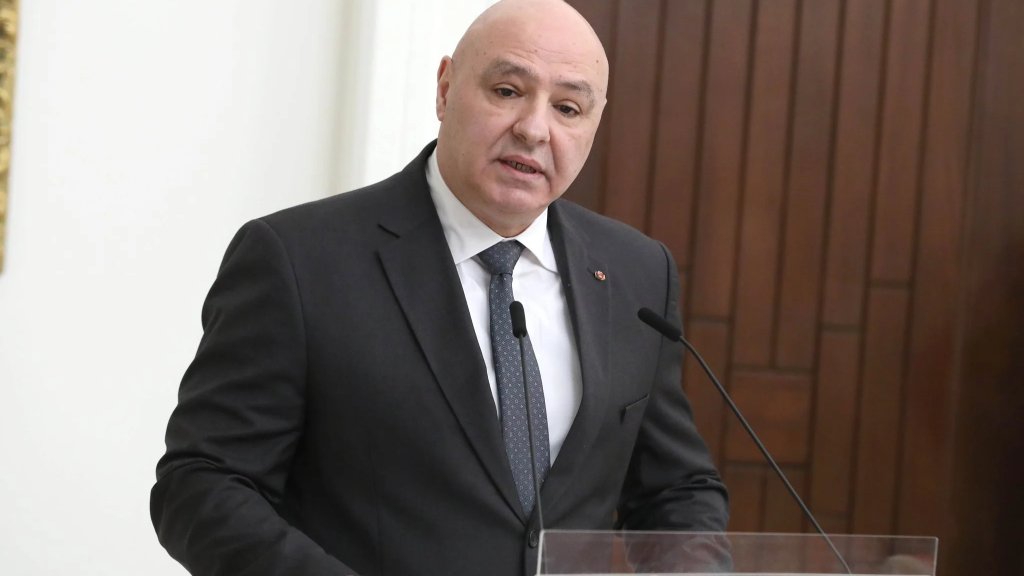 الرئيس عون في عيد مار مارون: نتمنى أن يعاد هذا العيد وقد التأم جرح الجنوب النازف وانتهت مآسي اللبنانيين وعذاباتهم وكان آخرها المآسي المتكررة في طرابلس