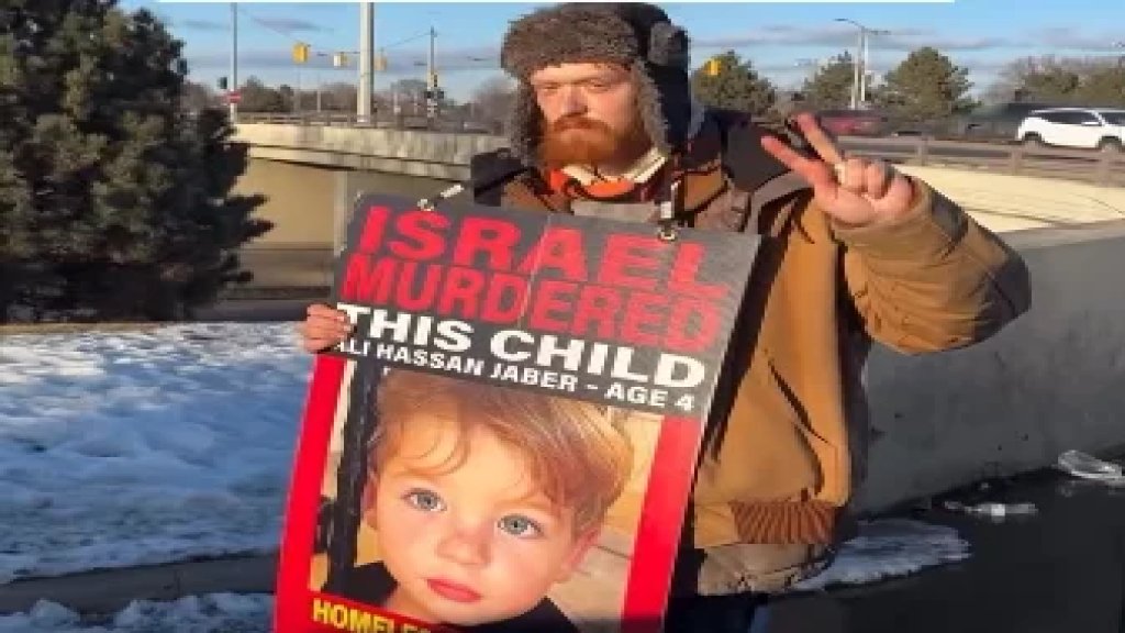 بالفيديو/ امريكي في ديربورن اختار التضامن مع الطفل الشهـيد علي جابر 