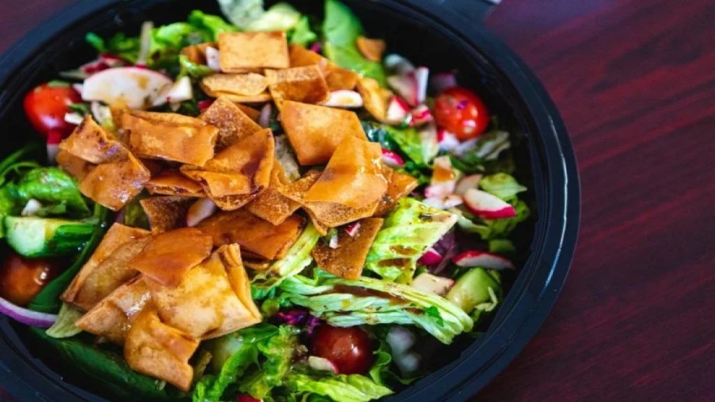 رمضان اللبنانيين تحت رحمة غلاء الأسعار&hellip; طبق فتوش بـ400 ألف ليرة للأسرة!