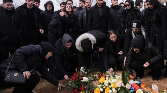 بالصور/ تشييع المرحوم الحاج عبدالله علي فرحات إلى مثواه الأخير