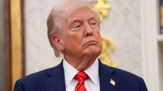 بلومبرغ عن 3 مسؤولين دبلوماسيين: ترامب يدرس خيار نشر قوات خاصة على الأرض للاستيلاء على اليورانيوم الإيراني.