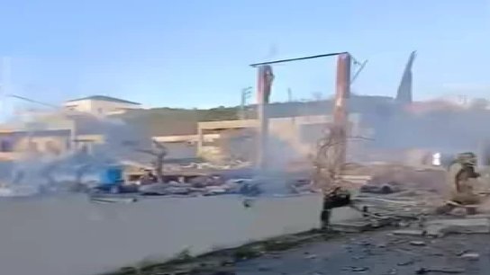 بالفيديو/ مجزرة في بلدة الدوير: 6 شهداء من عائلة واحدة من ال عياش جراء الغارة التي استهدفت منزلهم