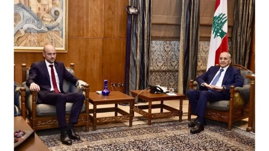 الرئيس بري: تطبيق اتفاق تشرين 2024 بوساطة أميركية وفرنسية والتزام إسرائيل به ينهي العـدوان ويعيد النازحين