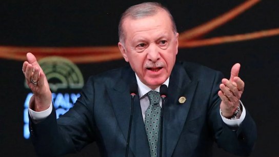 أردوغان: أسأل بقلب ينزف دمًا ما الفرق بين الدموع التي تُذرف في أصفهان وطهران، وتلك التي تُذرف في أربيل وعمّان وبغداد وبيروت وصنعاء والدوحة والرياض؟