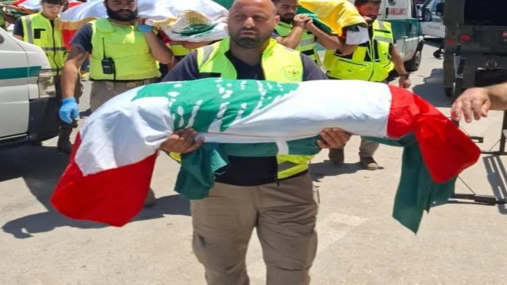 أصغر النعوش أثقلها..لقطات من تشييع شهداء غارة عدلون أمس