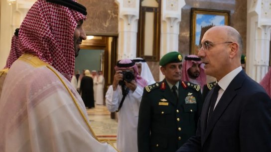 وزارة الداخلية: الحجار شارك في اللقاء الذي أقامه بن سلمان لكبار ضيوف الحج ونقل إليه تحيات الرئيسين عون وسلام