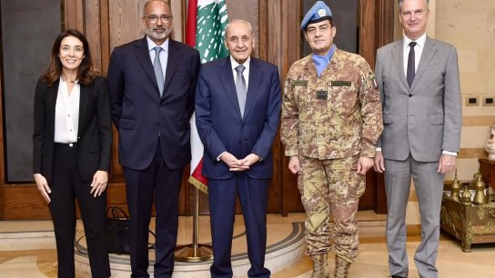 الرئيس بري: لإبقاء قوة اليونيفل وفقا لولايتها في القرار 1701 حتى تطبيقه ومساندة الجيش بالانتشار إلى الحدود الدولية وانسحاب الاحتلال إلى ما وراء الحدود الدولية