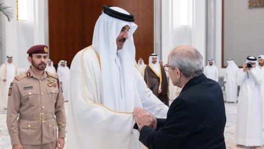 سلام قدم التعازي إلى امير قطر بوفاة الأمير الوالد الشيخ حمد بن خليفة آل ثاني