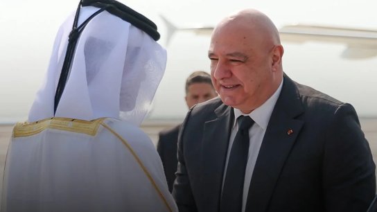 الرئيس عون واللبنانية الاولى وصلا الى الدوحة للتعزية بالشيخ حمد