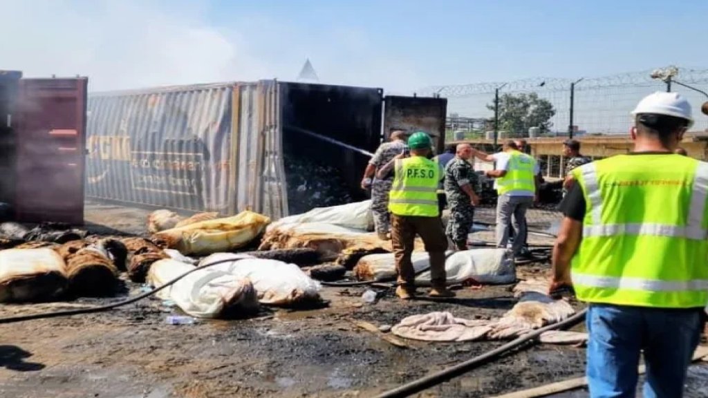 بالفيديو/ دخان يتصاعد من مرفأ بيروت ناجم عن تجدد حريق داخل إحدى الحاويات... وفرق الإطفاء تسيطر عليه