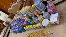 بالفيديو/ كنز داخل الجدران.. القضاء العراقي يضبط 25 مليار دينار و200 ألف دولار و4 كلغ من الذهب بقضية فساد!