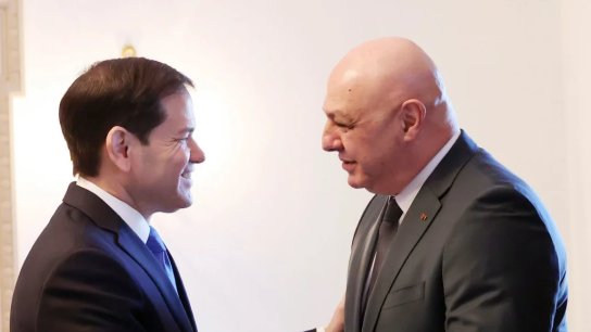 وزير الخارجية الاميركية خلال اللقاء مع الرئيس عون: لبنان لا يمكن ان يكون ملحقاً بأي مسار تفاوضي آخر