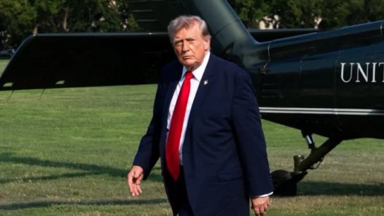 ترامب يُهدد ايران: في أي وقت تطلق فيه إيران النار على سفينة في مضيق هرمز، سنقوم بقصف وتدمير جسر إيراني أو محطة توليد كهرباء 