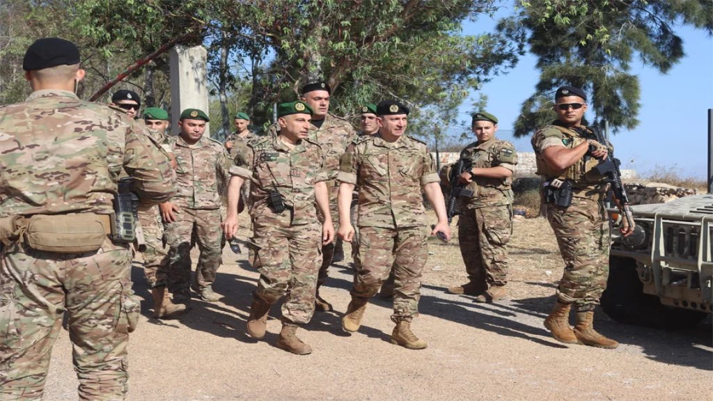  قائد الجيش من بلدة زوطر الغربية: نشدد على ضرورة اتخاذ الإجراءات اللازمة لتأمين عودة آمنة وسليمة للأهالي ونثمّن الجهود التي يبذلها العسكريون