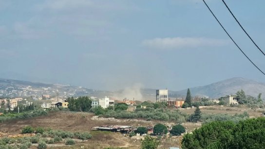 بالفيديو/ جيش العدو نفذ تفجيرا كبيرا في محيط مسجد الساحة في زوطر الشرقية