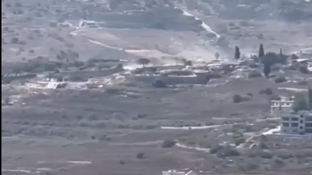 بالفيديو/ آليات اسرائيلية تقدّمت من بلدة حداثا باتجاه أطراف بلدة عيتا الجبل تزامناً مع تمشيط بالأسلحة الرشاشة