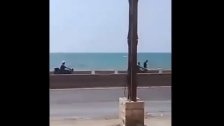 فيديو متداول يوثّق مطاردة على أوتوستراد العبدة -عكار... دراج من قوى الأمن يلاحق دراجة نارية بعكس السير