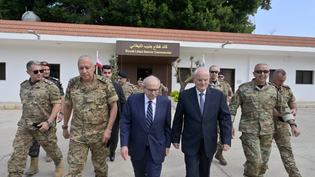 سلام زار ثكنة بنوا بركات في حضور وزير الدفاع: نريد للجنوب كما لكل لبنان أن يكون تحت سلطة الدولة الواحدة