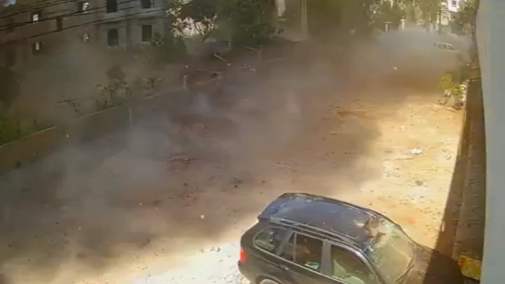 بالفيديو/ كاميرا مراقبة توثّق لحظة الغارة الإسرائيلية على عربصاليم أمس