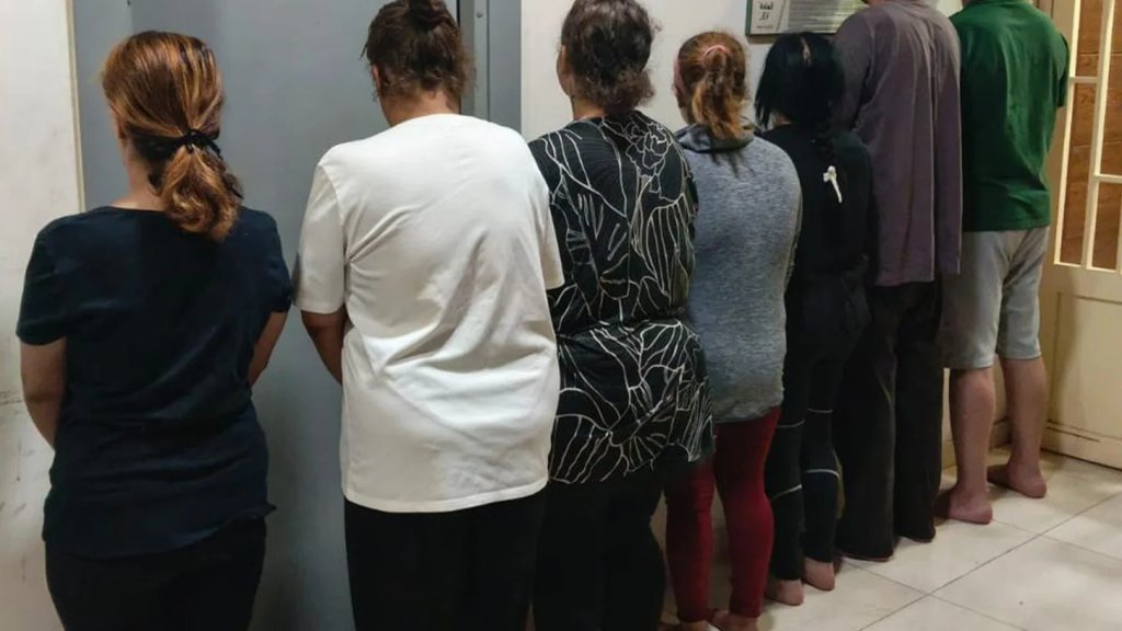 دعارة داخل شاليهات في الجية