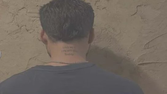 إثر انتشار مقطع فيديو يوثّق اعتد|. ء جنسياً على فتاة كانت تحت تأثير المخدرات.. قوى الأمن توقف المشتبه به أثناء اختبائه داخل أحد الشاليهات، وشقيقه بعد ضبط مواد مخدرة بحوزته