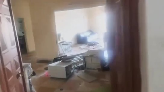 بالفيديو/ أضرار كبيرة في مبنى وزارة المالية في النبطية جراء الغارات الإسرائيلية