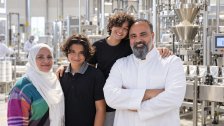 عصارة 30 عاماً من الطهي الاغترابي.. كيف قادت شراكة عائلية إلى ولادة "Simply Halal"