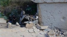 بالصور/ حادث مروّع في طيرفلسيه... سيارة تقلّ عائلة من عيترون تسقط عن جسر 6 شباط المدمّر وإصابة جميع أفرادها